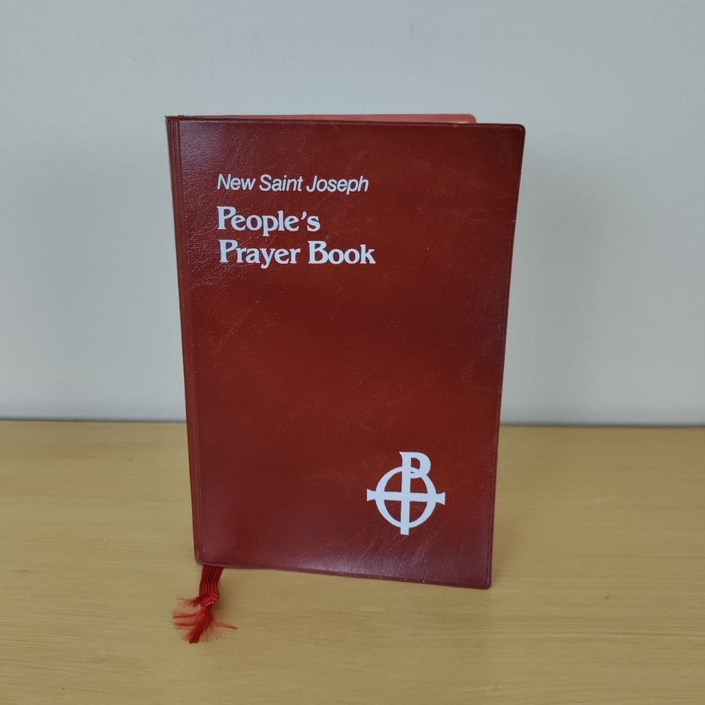 New St. Joseph People's Prayer Book Catholic Book Publishing Company 1980
